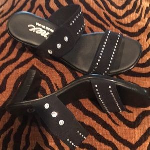 Beautiful By Onex very very comfortable... no box